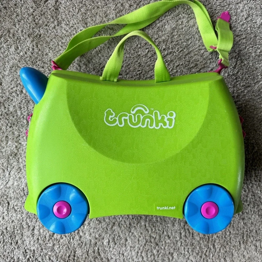 Trunki Suitcase Melissa & Doug Kids Ride On Wheeled Luggage Green w/ Blue Wheels